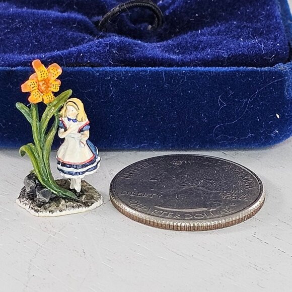 Vintage Olszewski Goebel Miniature Figurine Alice In The Garden 670-P - Picture 1 of 8